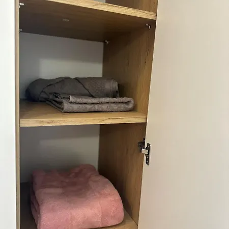 Cozy In With Balcony And Free Parking Lejlighed *