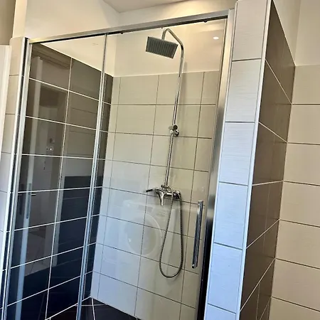 Cozy In With Balcony And Free Parking *